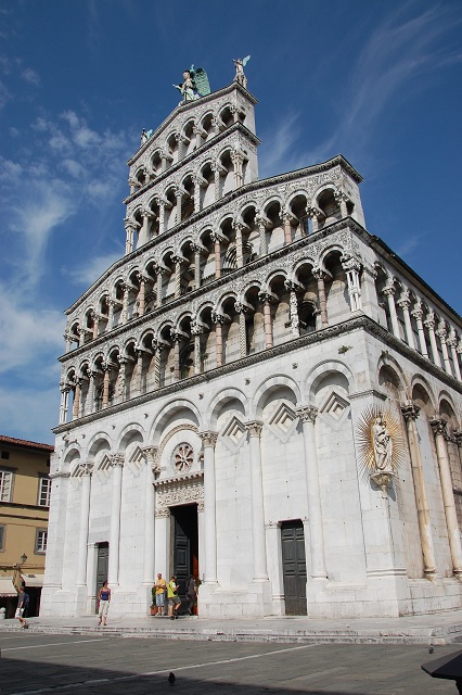 lucca3