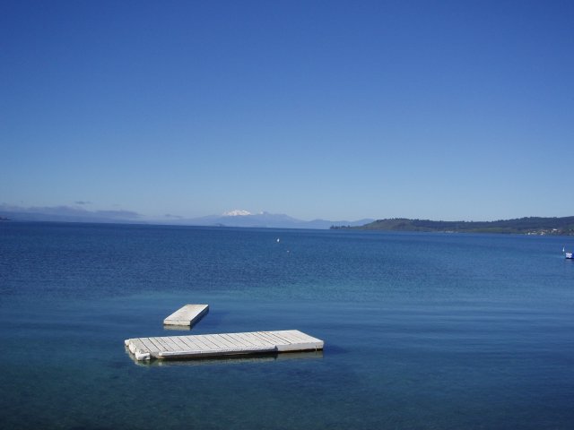 LakeTaupo2 (31K)